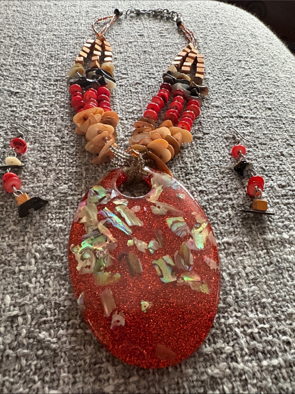 Bold Red Glitter Pendant Necklace with Shell Inlay & matching earrings